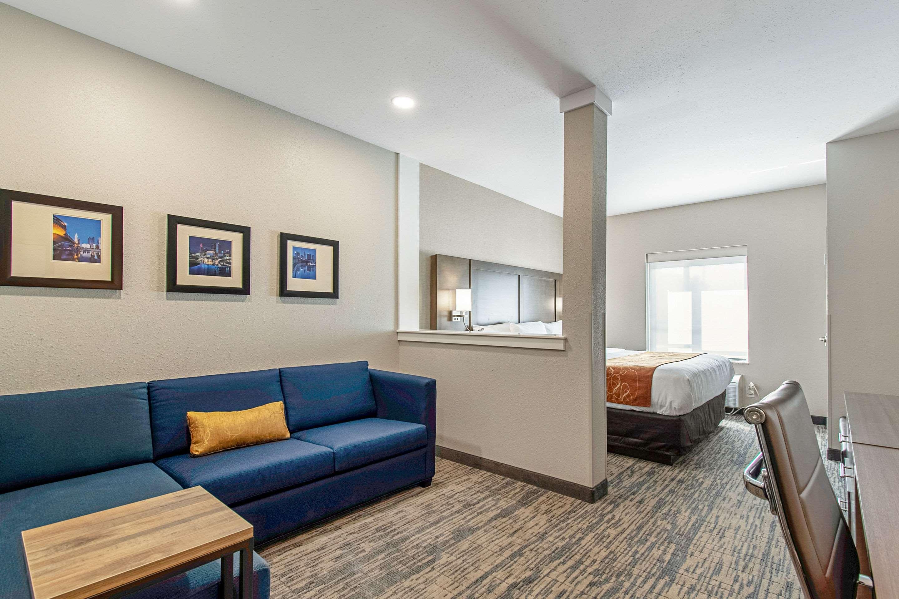 Comfort Suites Grove City - Columbus South Экстерьер фото