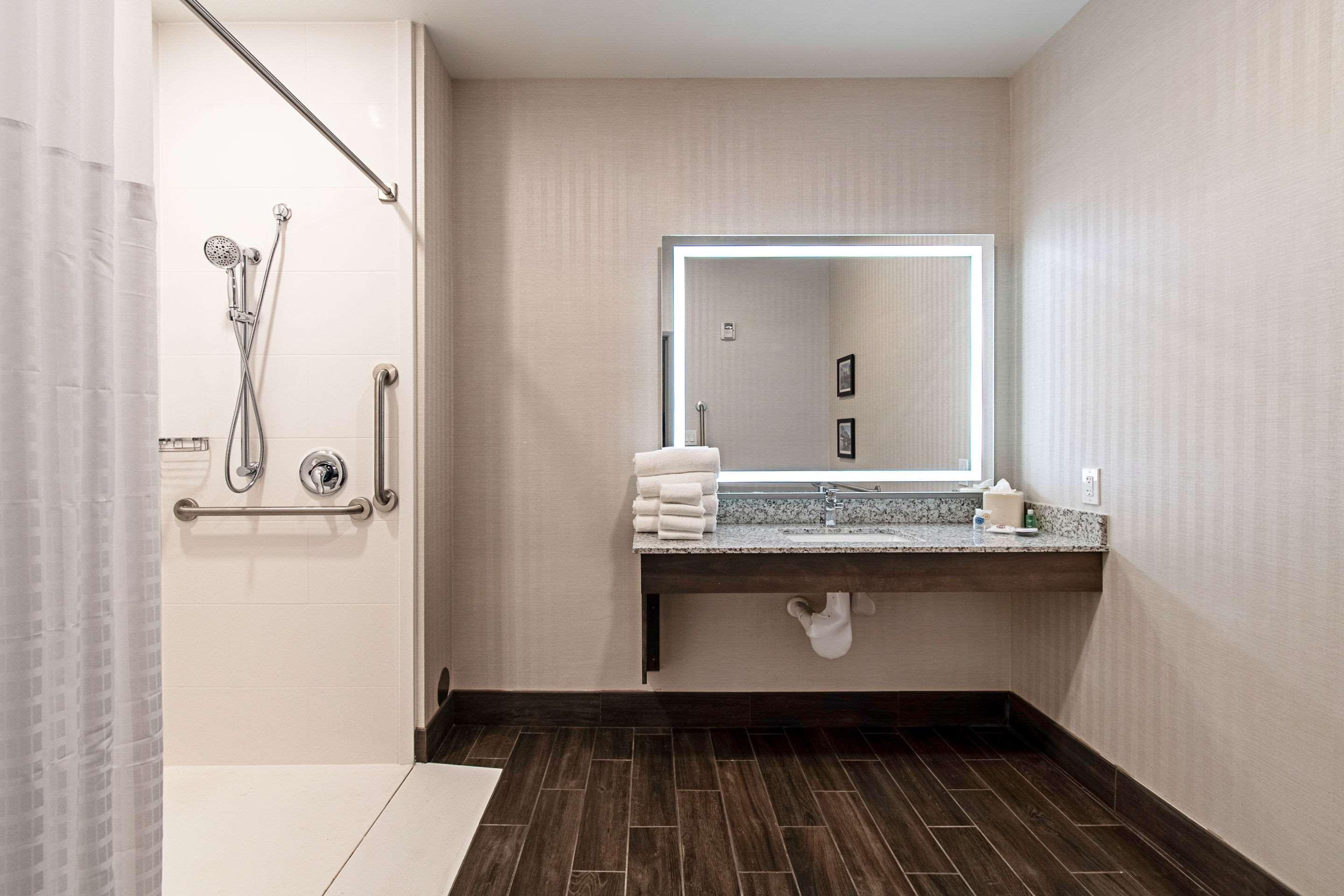 Comfort Suites Grove City - Columbus South Экстерьер фото
